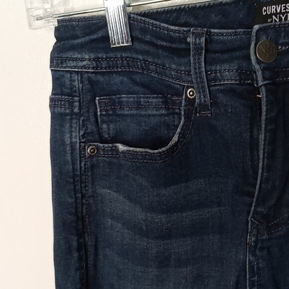 NYDI Curves 360 Women's Size 4 SHAPE Distressed Straight Dark Blue Jeans. - Picture 3 of 10